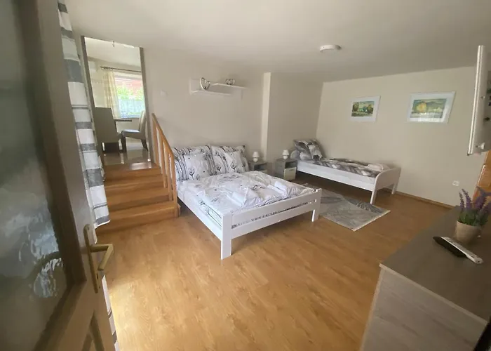 Batorka Vendeghaz Daire Tállya